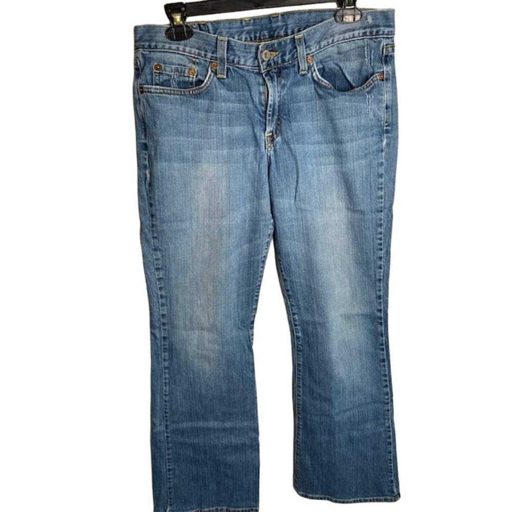 Women's Straight Leg Jeans in Light Blue